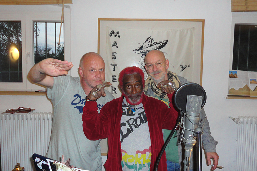 THE ORB with Lee "Scratch" Perry / photo ©<a href="https://www.tomthielphotography.com/" target="_blank" rel="noopener"><span style="color: #ffffff;">Tom Thiel</span></a>